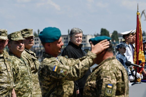 Спеціально для морських піхотинців в Дачному створюється військове містечко сучасного зразка - з гуртожитками поліпшеного типу для військовослужбовців-контрактників, гуртожитком для офіцерського складу, спортивно-оздоровчим комплексом, медичною частиною