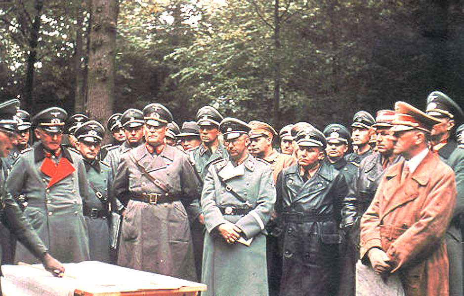 До речі, під час Другої Світової війни Аллен Даллес, майбутній шеф ЦРУ, не приховуючи, говорив, що «наше завдання - знищити Британську імперію»