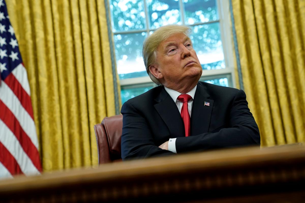 Вони, зокрема, радять Трампу надати Україні додаткову допомогу в секторі безпеки, в тому числі підвищити боєздатність українських ВМС
