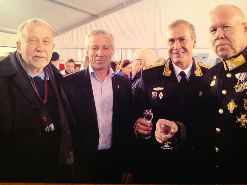 «Я багато разів бачив, як найголовніші військові музиканти з різних країн, диригенти, начальники оркестрів, люди з великими зірками на погонах в струнку витягувалися перед генералом