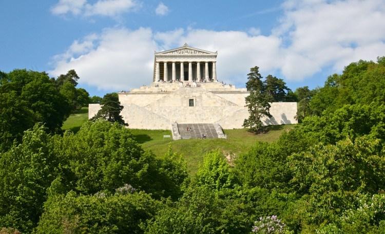 / Myunhen-lug-terezy-theresienwiese / )